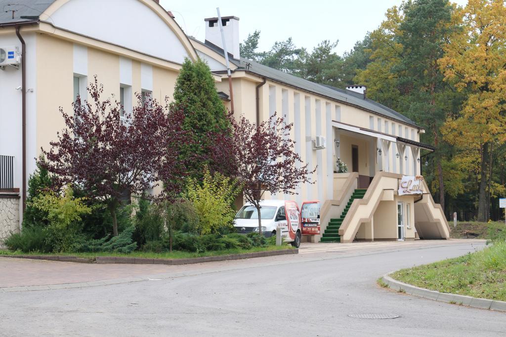 Hotel Lachowka Krepiec ภายนอก รูปภาพ