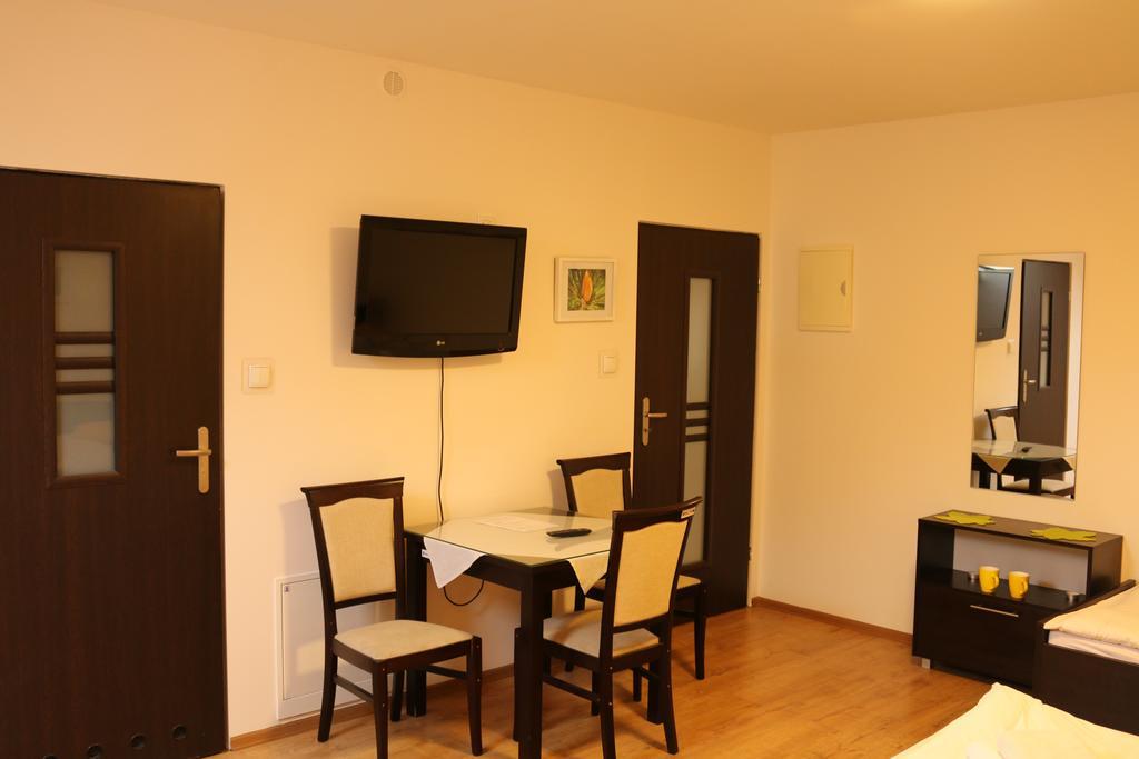 Hotel Lachowka Krepiec ภายนอก รูปภาพ