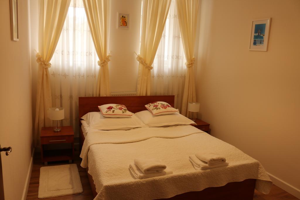 Hotel Lachowka Krepiec ภายนอก รูปภาพ
